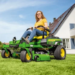 John Deere Z320R Zero-Turn Mower -Garden Supplies Sales Store 1 0000s 0002 r2g066860 LSC