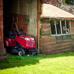 Mountfield MTF 84M Lawn Tractor 9 Mountfield MTF 84M Lawn Tractor -Garden Supplies Sales Store 1 0001 MountfieldMTF84MLifestyle19