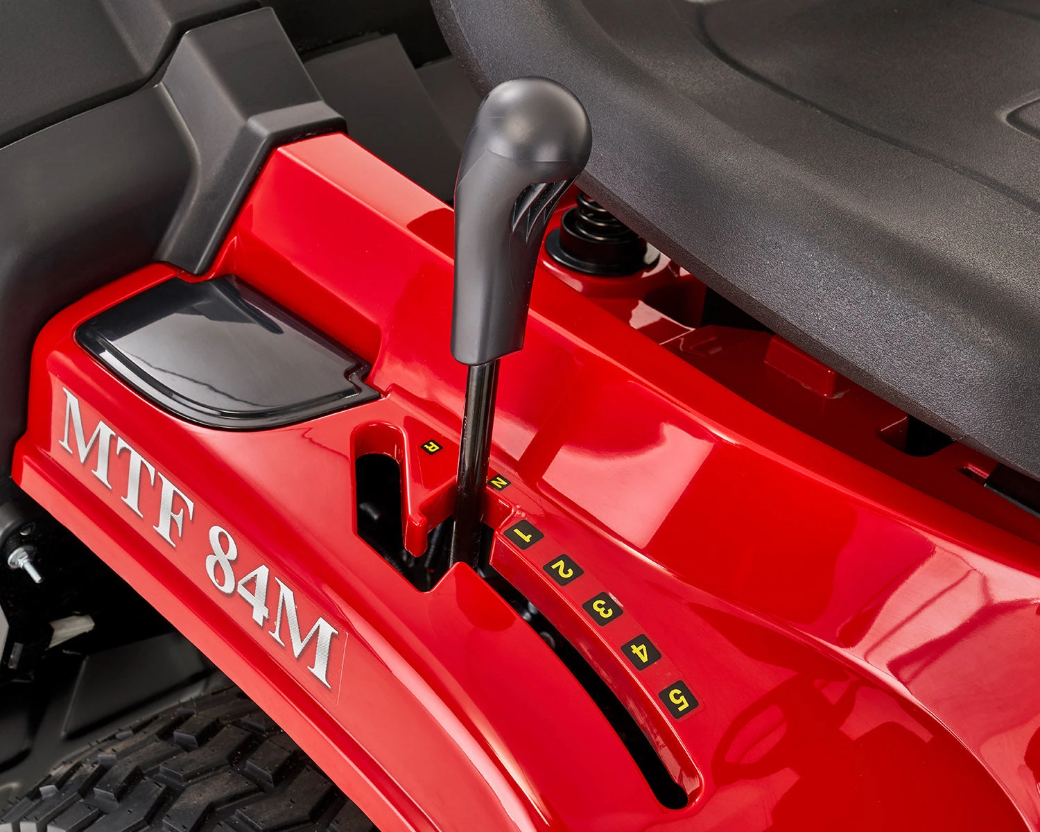 Mountfield MTF 84M Lawn Tractor 5 Mountfield MTF 84M Lawn Tractor - Image 5