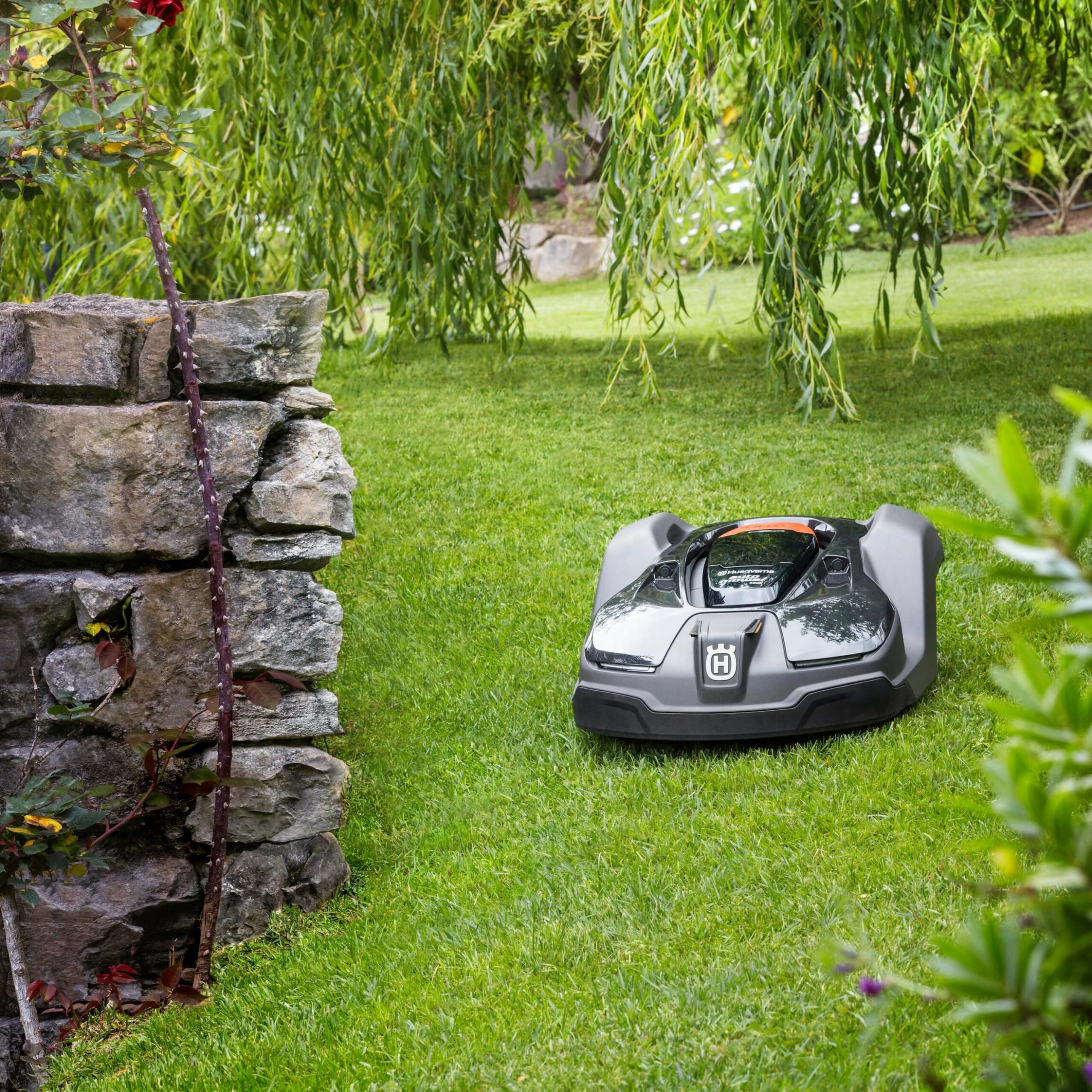 Husqvarna Automower 450X Robotic Lawnmower 2 Husqvarna Automower 450X Robotic Lawnmower - Image 2