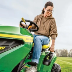 John Deere X107 Lawn Tractor -Garden Supplies Sales Store 5 4 0000s 0000 Mainimage2