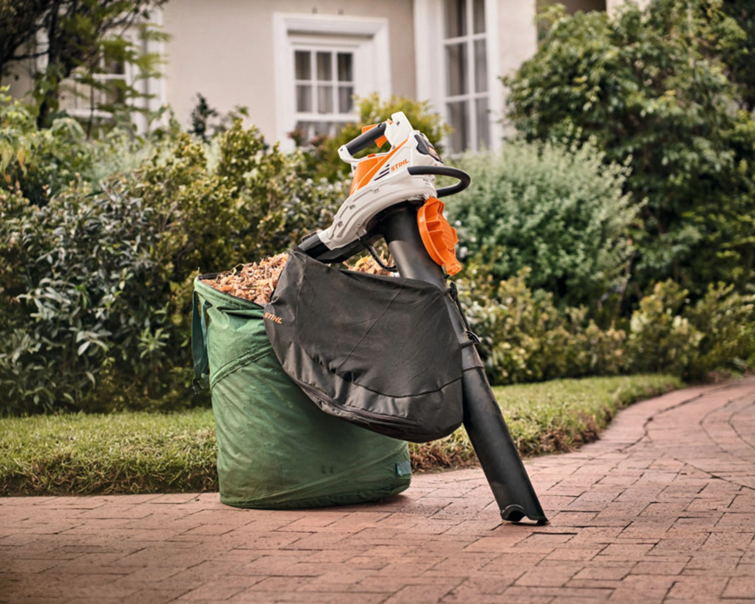 Stihl SHA56 Cordless Blower / Vacuum 5 Stihl SHA56 Cordless Blower / Vacuum - Image 5