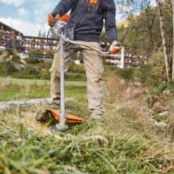 Stihl FS131 Brushcutter -Garden Supplies Sales Store FS131 0000s 0002 F FS131 E012