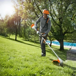 Stihl FSA90R Cordless Brushcutter -Garden Supplies Sales Store FSA90Rlifestyle2