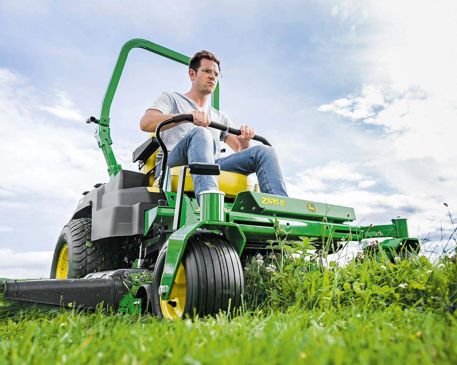 John Deere Z515E Zero-Turn Mower 2 John Deere Z515E Zero-Turn Mower - Image 2