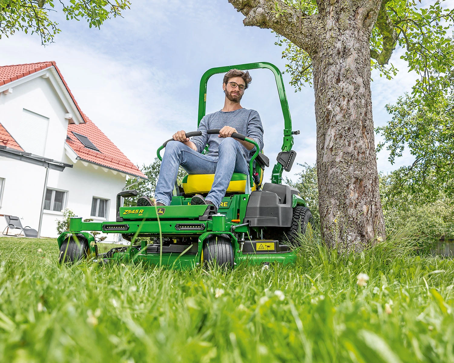 John Deere Z545R Zero-Turn Mower 3 John Deere Z545R Zero-Turn Mower - Image 3