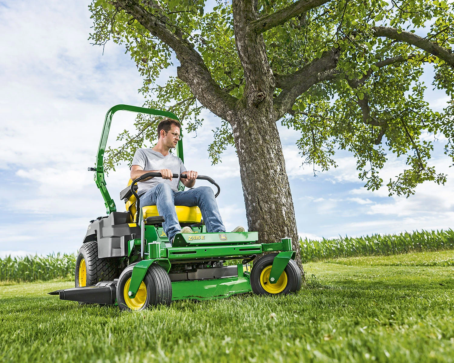 John Deere Z515E Zero-Turn Mower 3 John Deere Z515E Zero-Turn Mower - Image 3