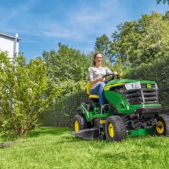 John Deere X127 Lawn Tractor 6 John Deere X127 Lawn Tractor -Garden Supplies Sales Store Greendeck 0000s 0001 r2g067112 LSC