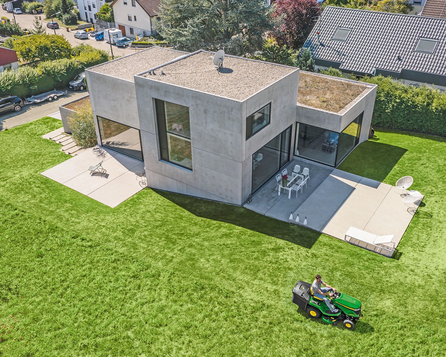 John Deere X350R Lawn Tractor 3 John Deere X350R Lawn Tractor - Image 3