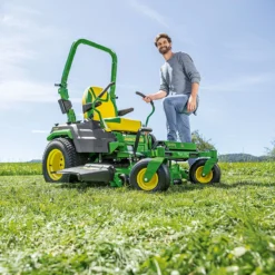 John Deere Z545R Zero-Turn Mower 7 John Deere Z545R Zero-Turn Mower -Garden Supplies Sales Store Greendeck 0000s 0003 r2g025566 LSC