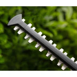 Honda HHH36BXB Cordless Hedge Trimmer 11 Honda HHH36BXB Cordless Hedge Trimmer -Garden Supplies Sales Store HOndaHedgetrimmerlifestyle4