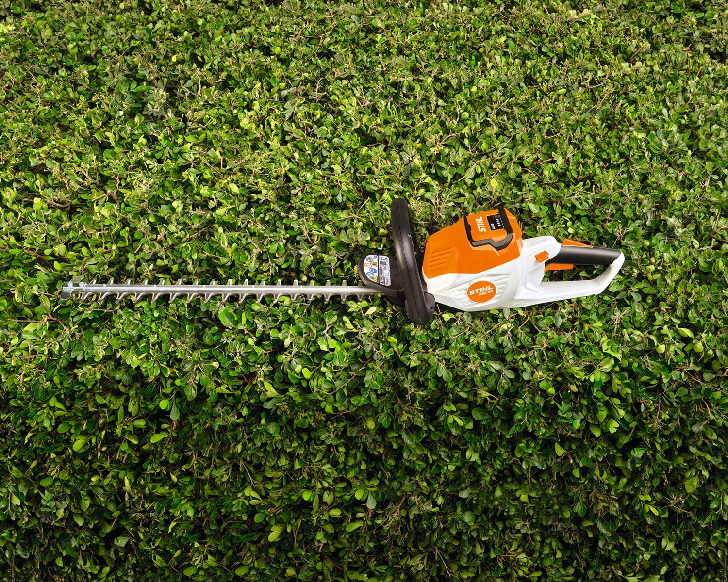 Stihl HSA50 Cordless Hedgetrimmer Set 4 Stihl HSA50 Cordless Hedgetrimmer Set - Image 4