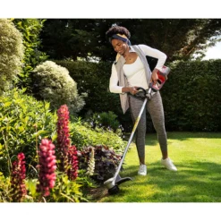 Honda HHT36BXB Cordless Grass Trimmer -Garden Supplies Sales Store HondaLawnTrimmerlifestyle4