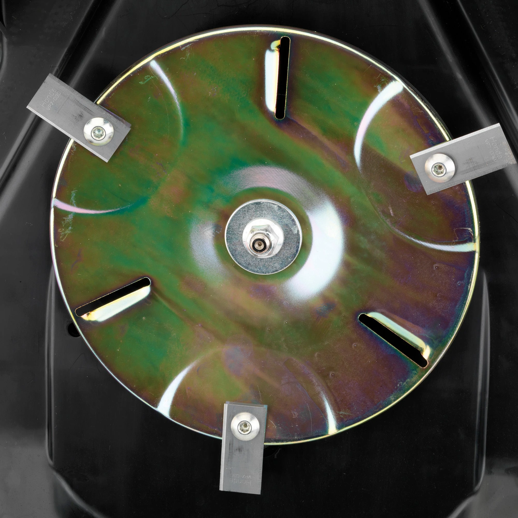 Honda Miimo HRM310 Robotic Lawnmower 4 Honda Miimo HRM310 Robotic Lawnmower - Image 4