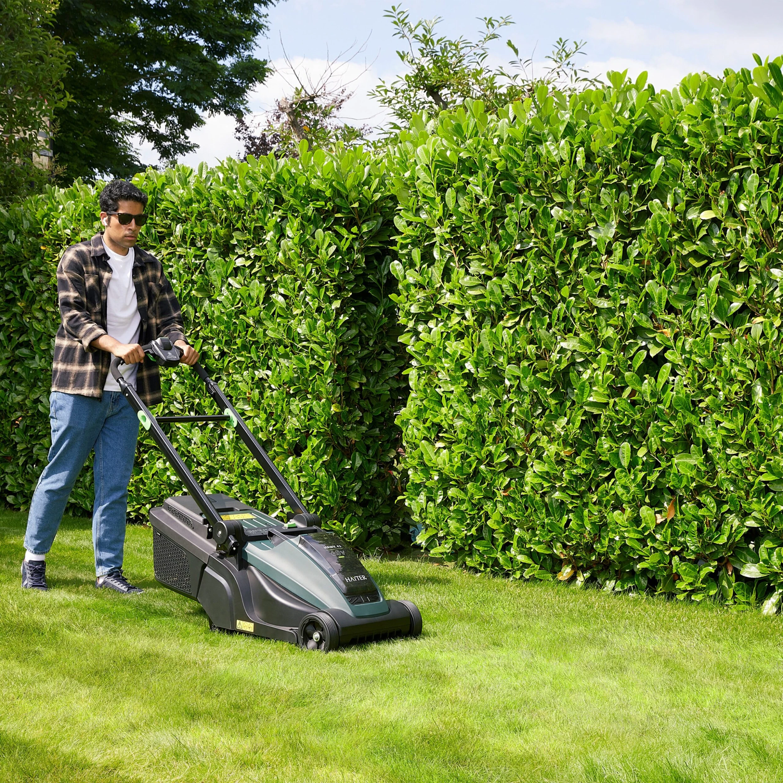 Hayter Hawk 43 AD Cordless Lawnmower 4 Hayter Hawk 43 AD Cordless Lawnmower - Image 4